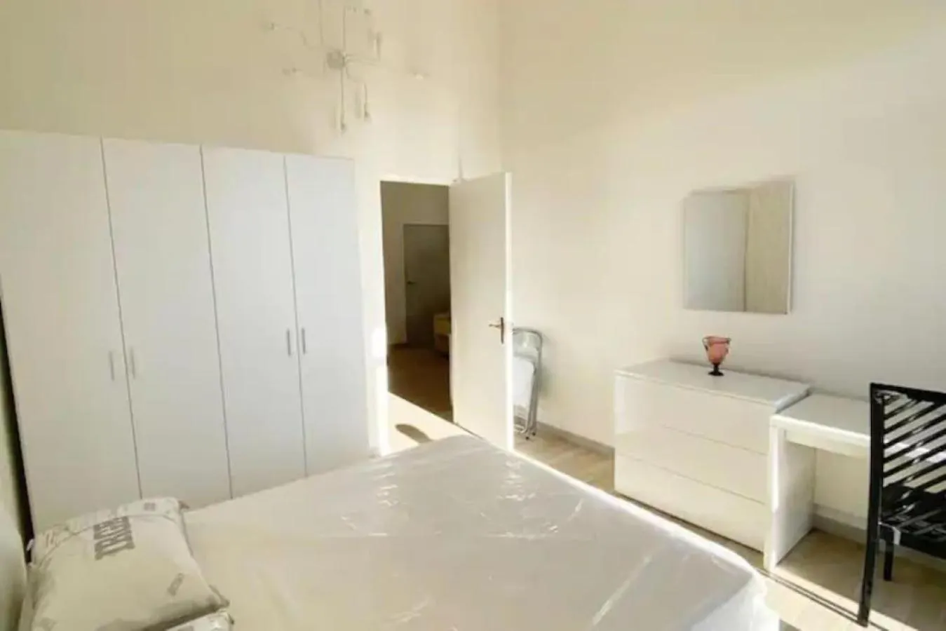 Ave G.P. With Balcony Apartment Naples Italy